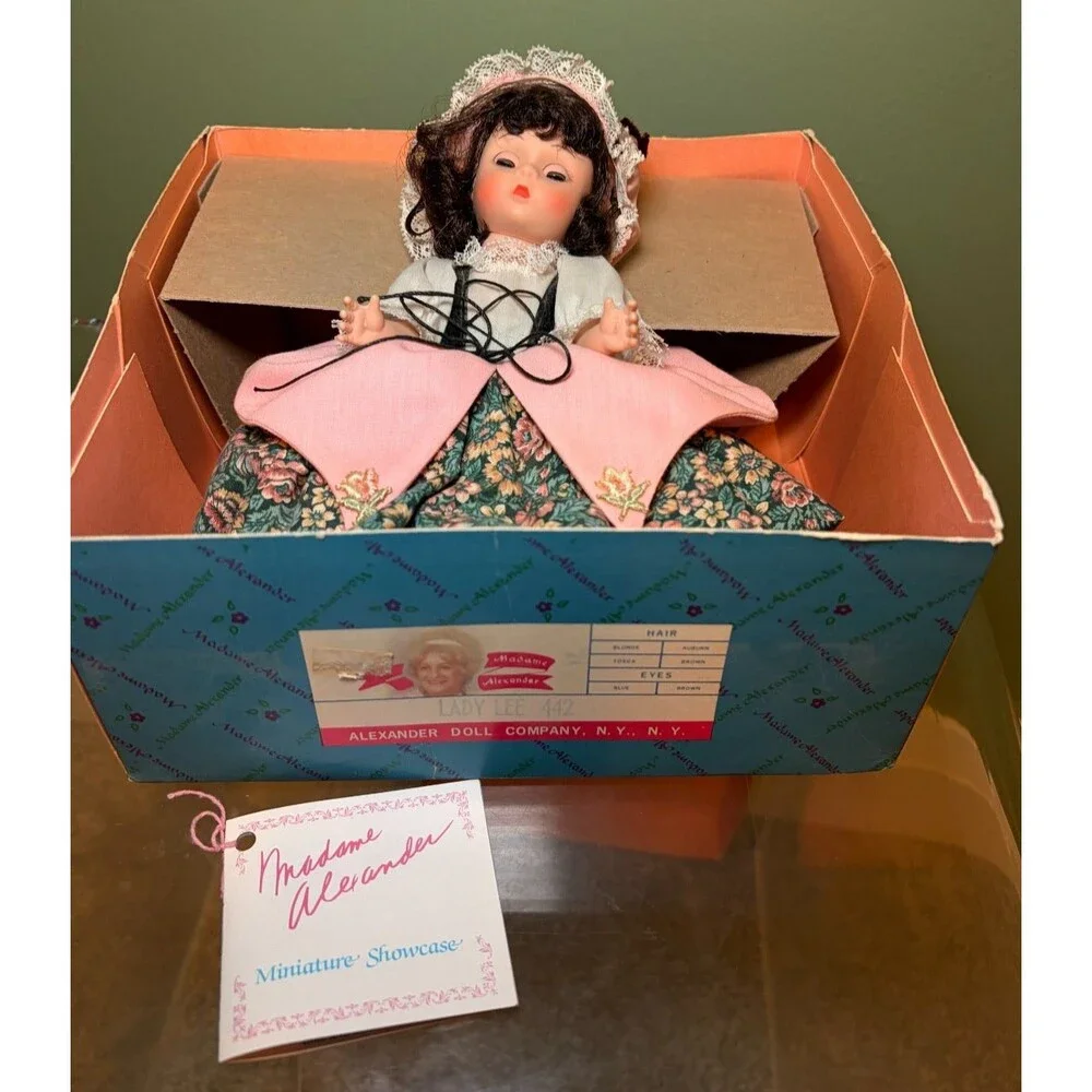 Madame Alexander Lady Lee #442 Miniature Showcase Doll w/ Box Tag Bonnet 8”